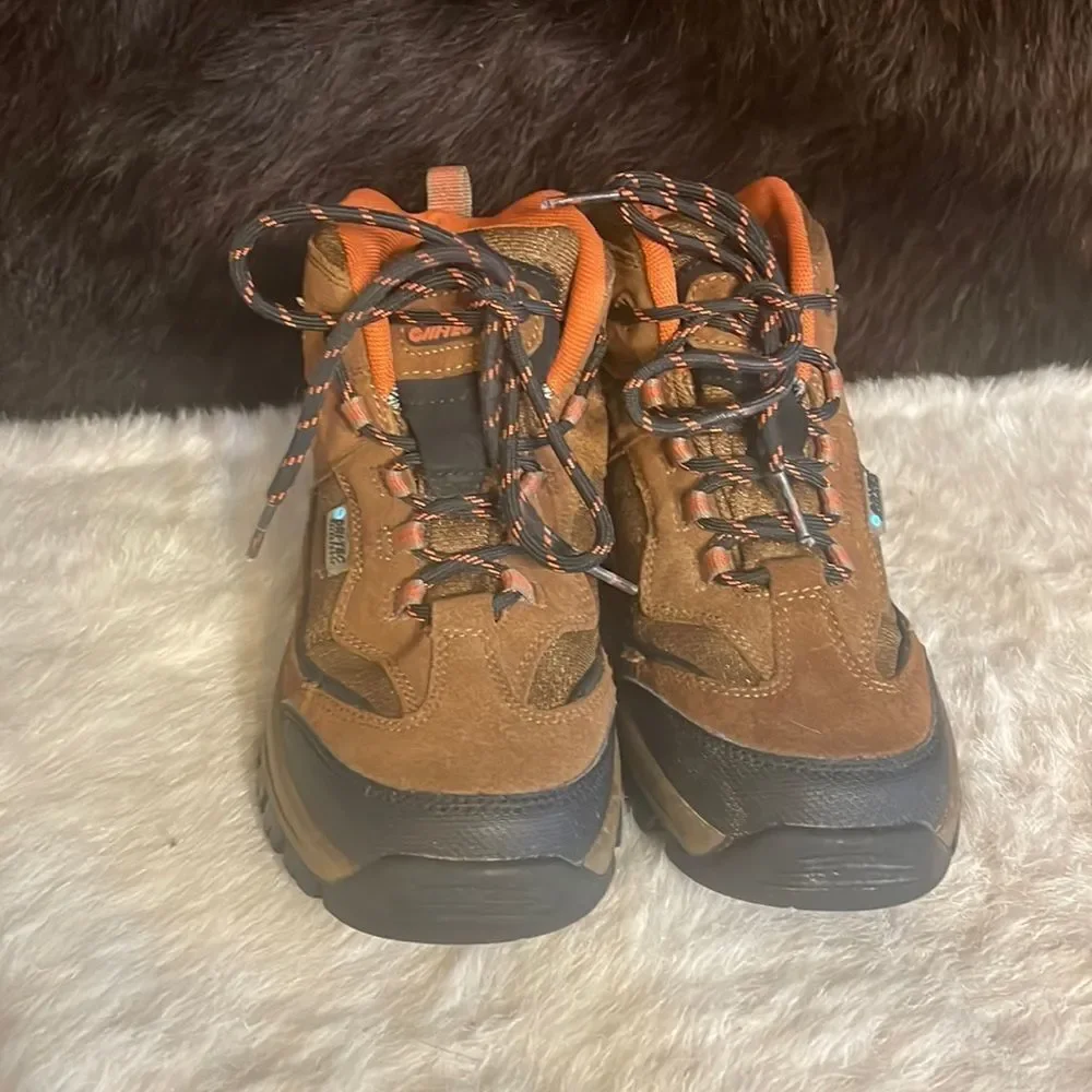 Hi-Tec hiking boots 3.5 (5342)